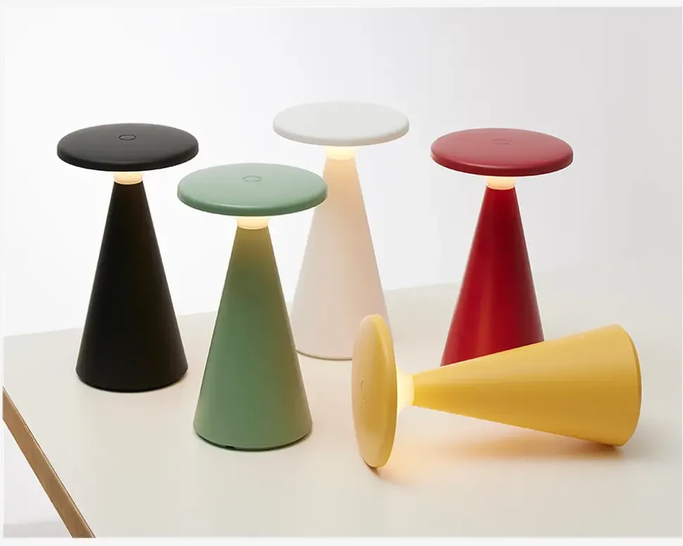 Bordlampe Nyhavn støvet gul H.21,5 cm