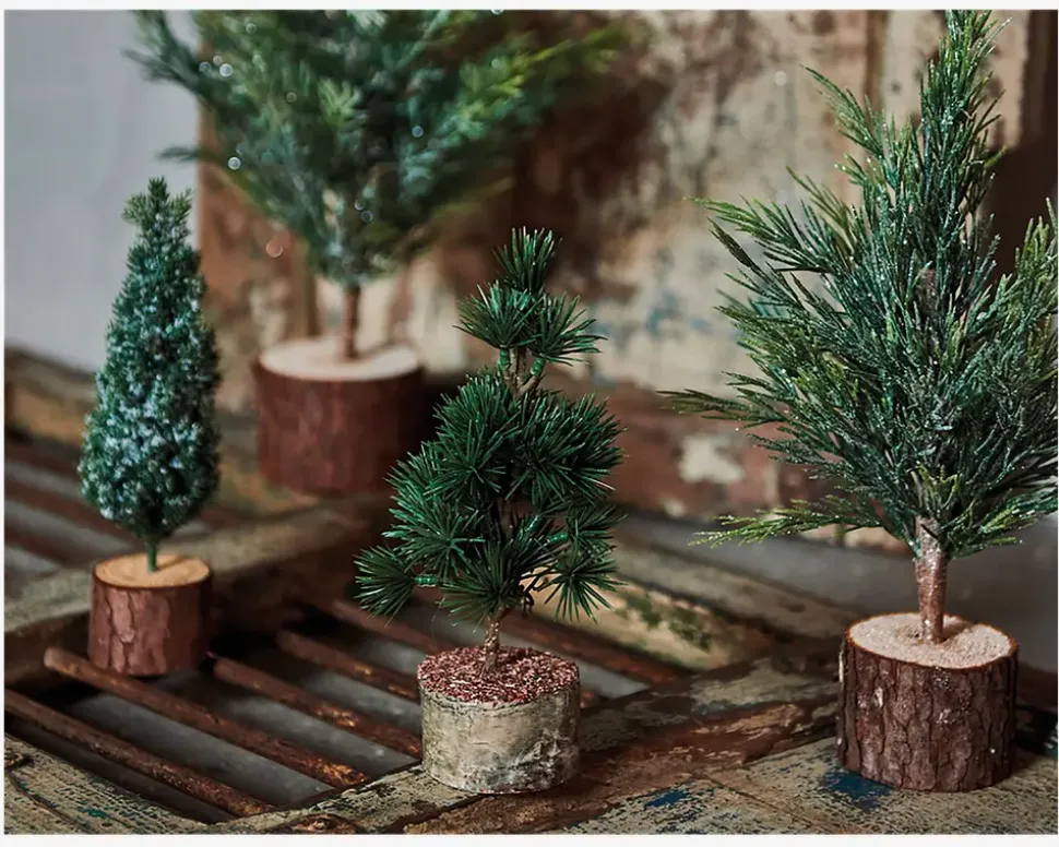 Cedertræ m/fod plastik H.22 cm