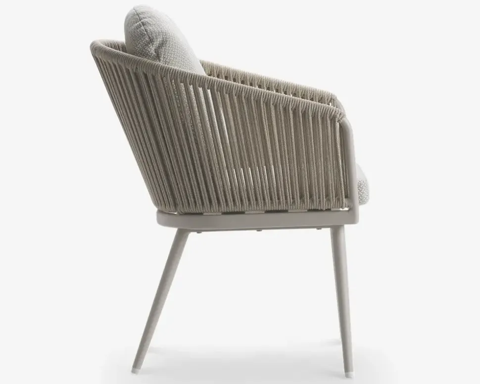 Havestol i cremefarvet inkl. hynde