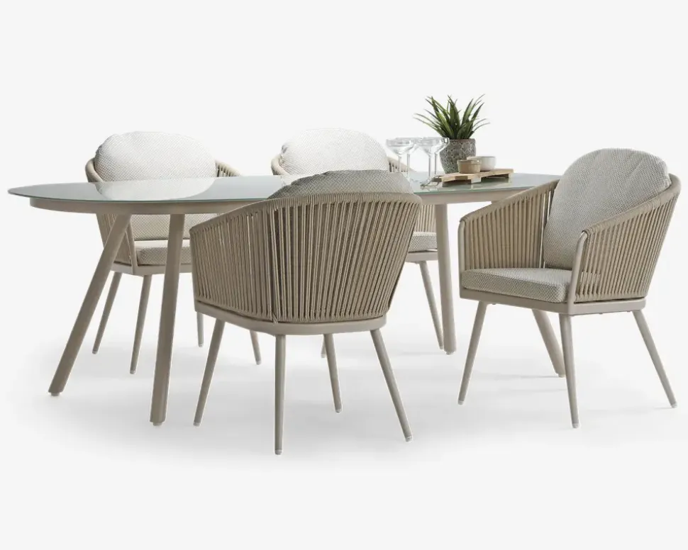 Havestol i cremefarvet inkl. hynde