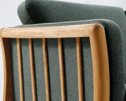 Hjørnesofa grøn med massive trægavle