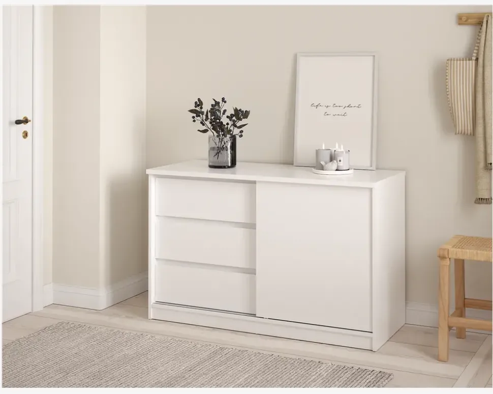 Kommode Naia med 3 skuffer og en skydedør hvid