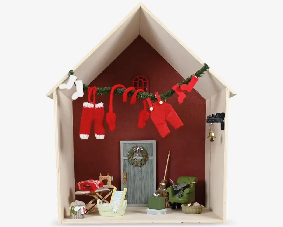 Nissehus i træ H.40 cm