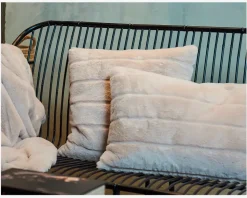 Pude m/pels beige 50x50 cm