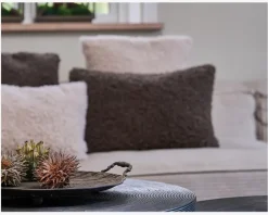 Pude plys brun 60x40 cm