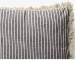 Pude rød m/frynser 45x45 cm