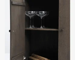 Reolopstilling med døre og skuffer røget eg