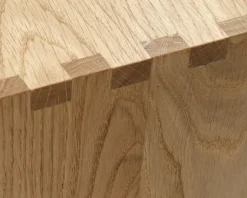 Reolopstilling med døre og skuffer oileret eg