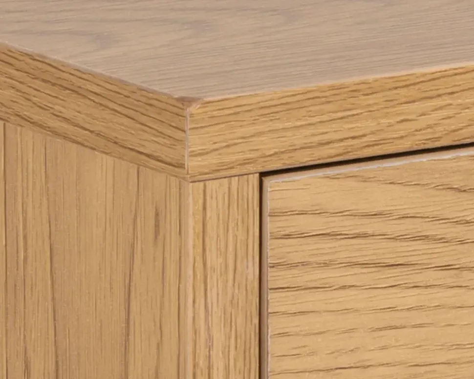 Sengebord Cholet med 1 skuffe vild eg kunstfiner