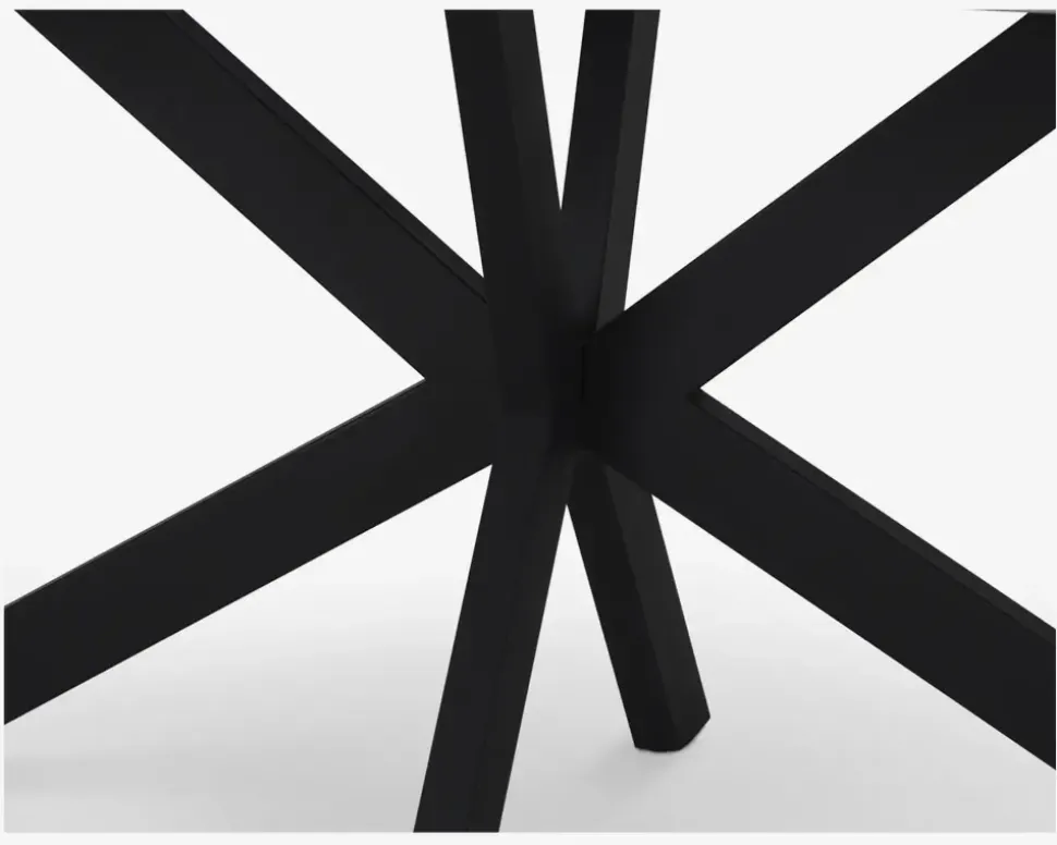 Spisebord i grå sintret sten