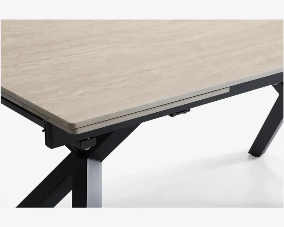 Spisebord i travertin farvet keramik