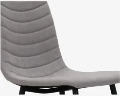 Spisebordsstol i beige møbelstof