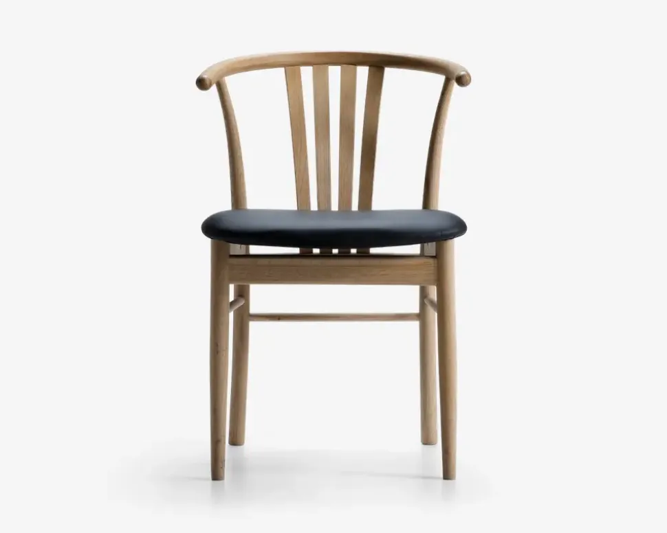 Spisebordsstol i massiv eg