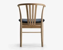 Spisebordsstol i massiv eg