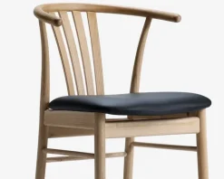 Spisebordsstol i massiv eg