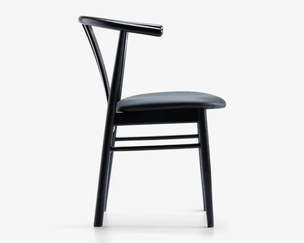 Spisebordsstol i sortlakeret bøg