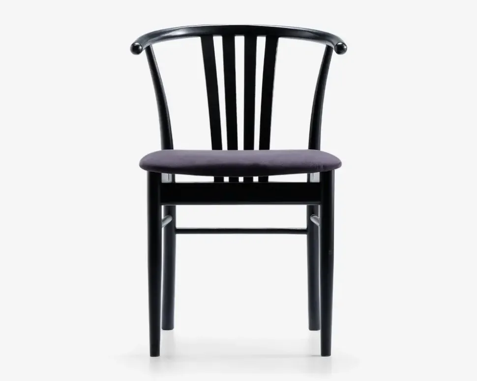 Spisestuestol i sortlakeret bøg