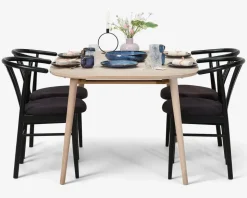 Spisestuestol i sortlakeret bøg