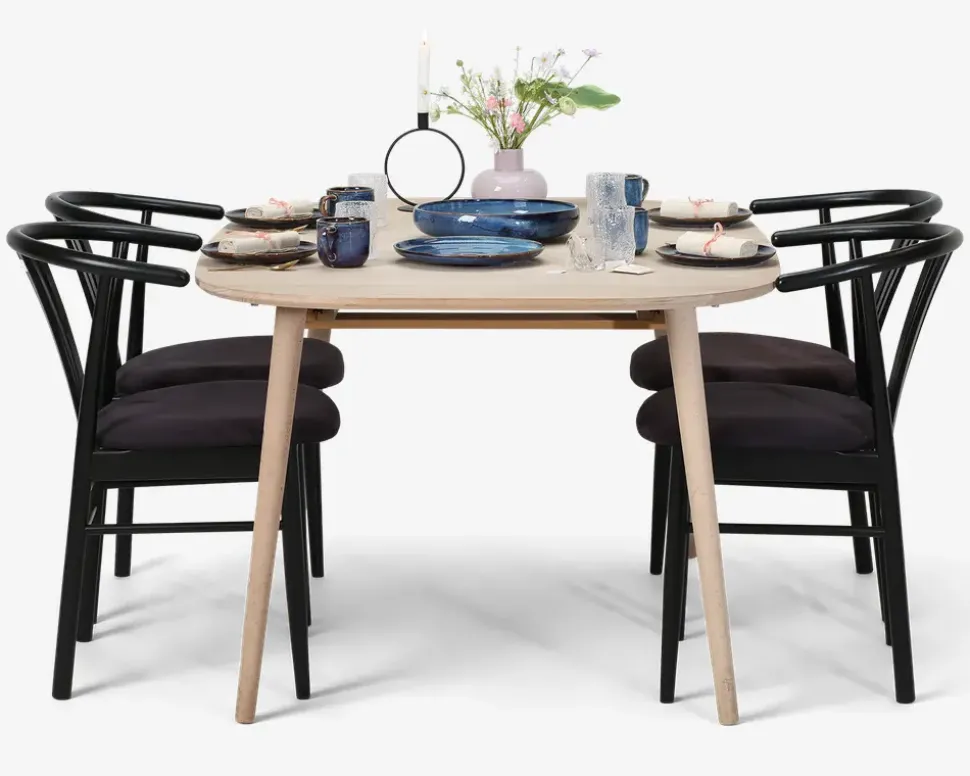 Spisestuestol i sortlakeret bøg