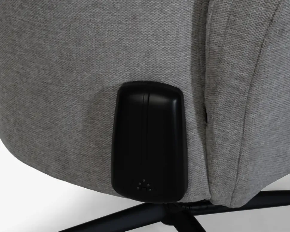 Stol med indbygget fodskammel og løftefunktion