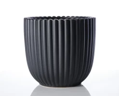 Urtepotteskjuler Nobel mat sort 17x18 cm