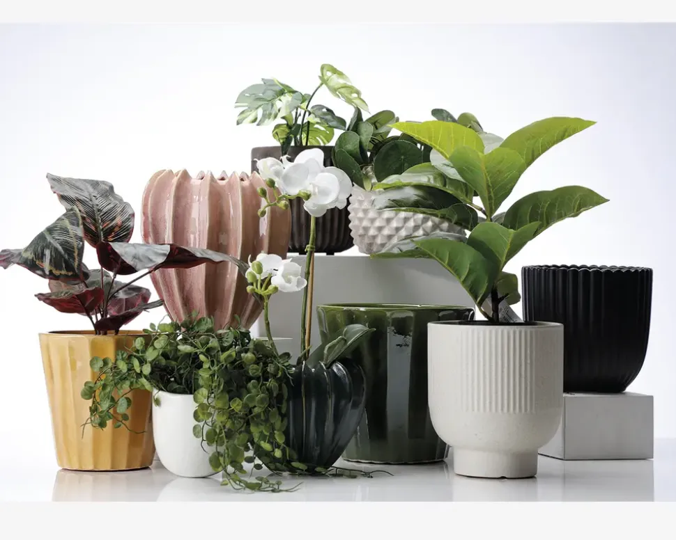 Urtepotteskjuler Nobel mat sort 17x18 cm